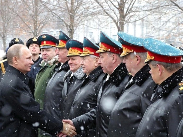 Η νύχτα των στρατηγών του Β.Πούτιν – Τί τους έκανε